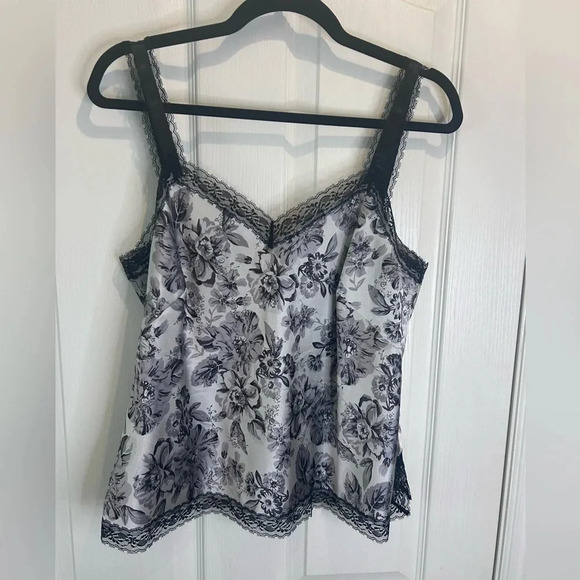 Nine West Tops - 🖤NWOT Nine West Black & Silver Floral Lace Silk Blend Camisole/Tank🩶
